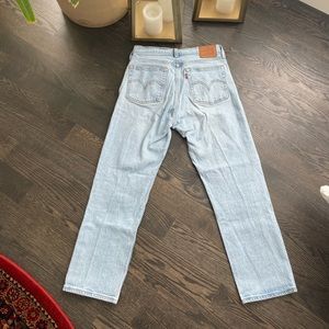 Levi’s Wedgie Straight Lightwash Size 27